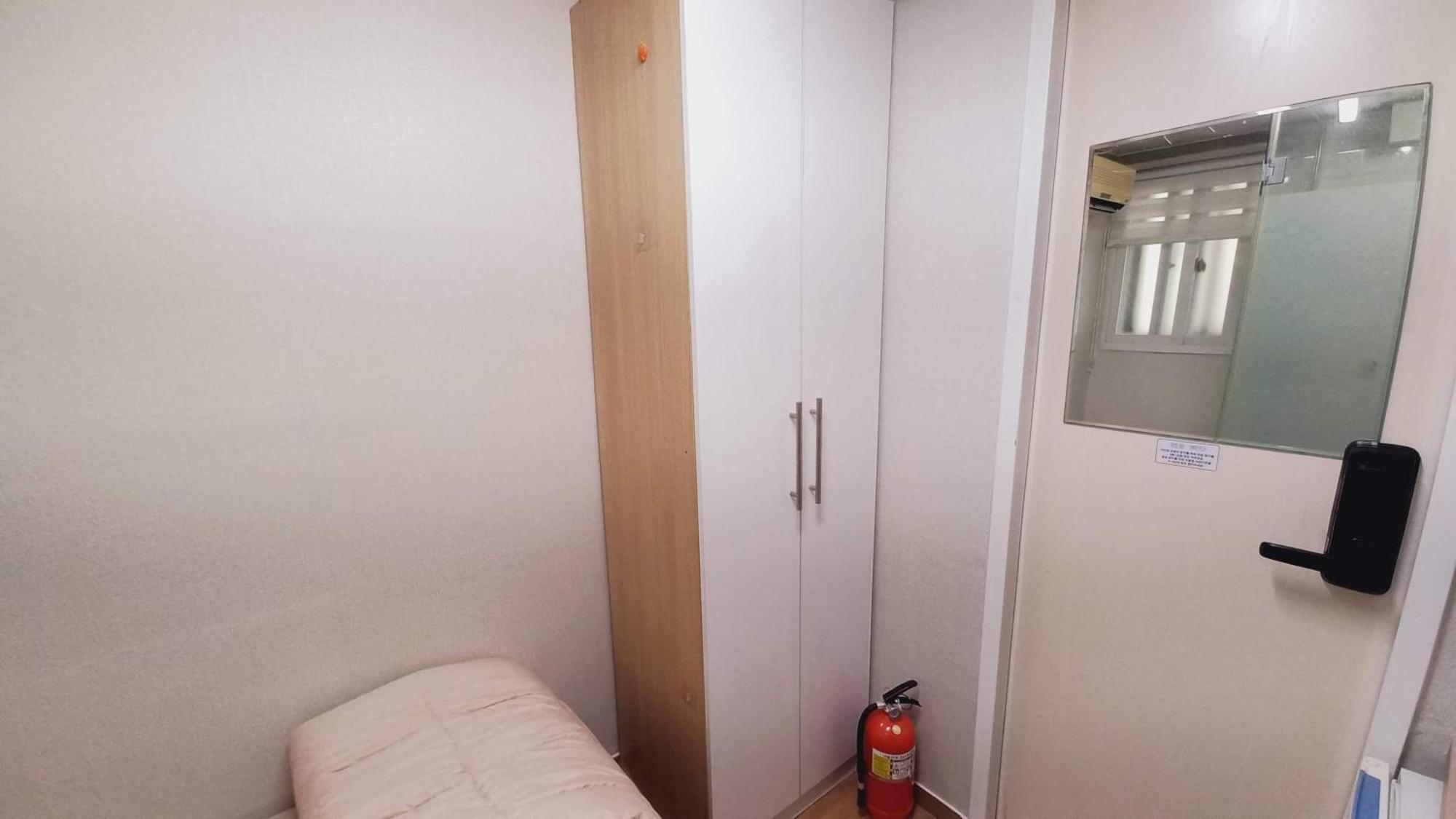 Haechi Stay Guesthouse - For Foreigners Only Seoel Buitenkant foto
